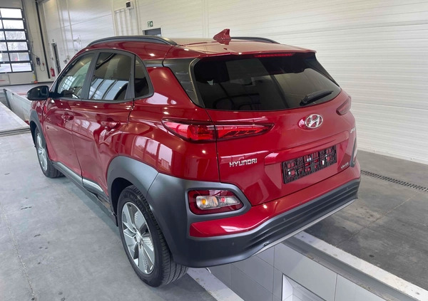 Hyundai Kona cena 64900 przebieg: 74850, rok produkcji 2019 z Człopa małe 232